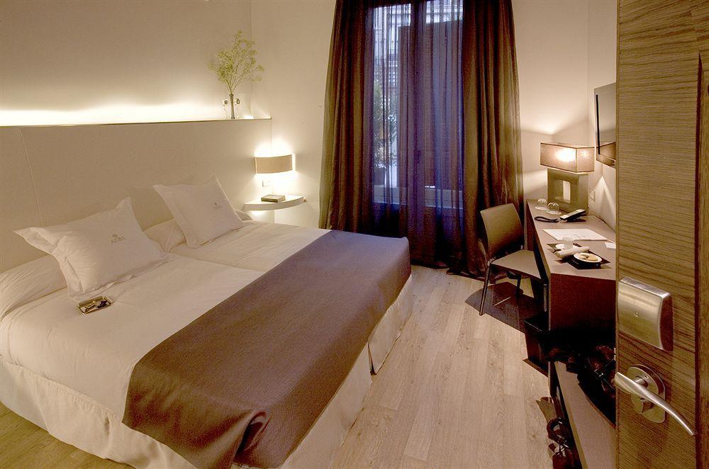 Anba Boutique (Adults Only) Bed and Breakfast Barcelona Exteriör bild